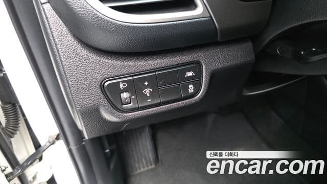 Kia Seltos 2022 — ფოტო 18/20