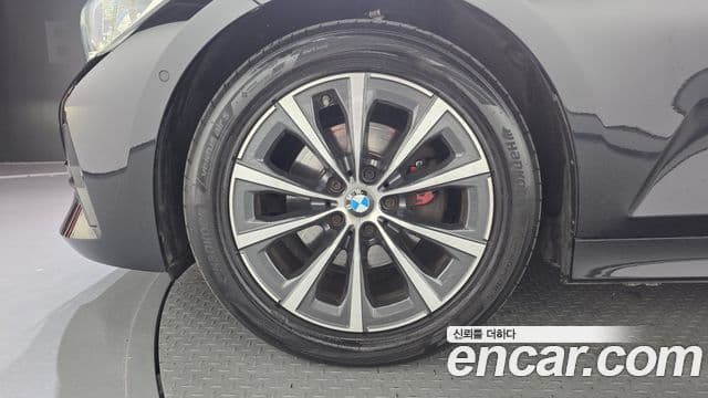 BMW 3 Series 2019 — ფოტო 5/20