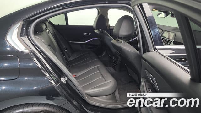 BMW 3 Series 2019 — ფოტო 12/20