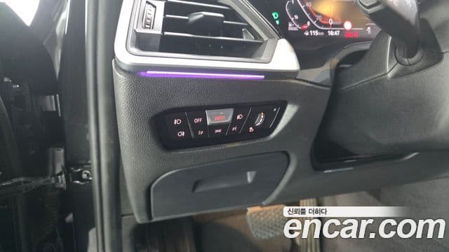 BMW 3 Series 2019 — ფოტო 18/20