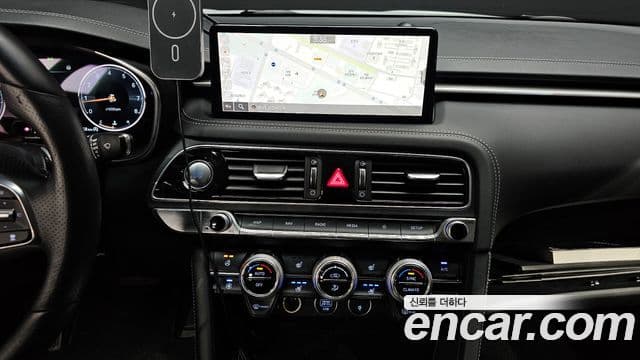 Genesis G70 2020 — ფოტო 13/20