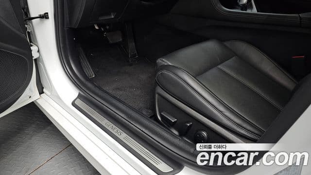 Genesis G70 2020 — ფოტო 18/20