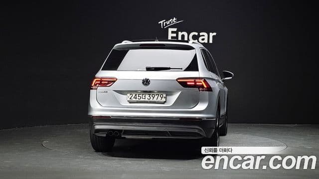 Volkswagen Tiguan 2020 — ფოტო 4/20