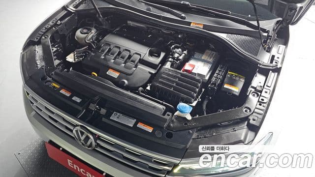 Volkswagen Tiguan 2020 — ფოტო 6/20
