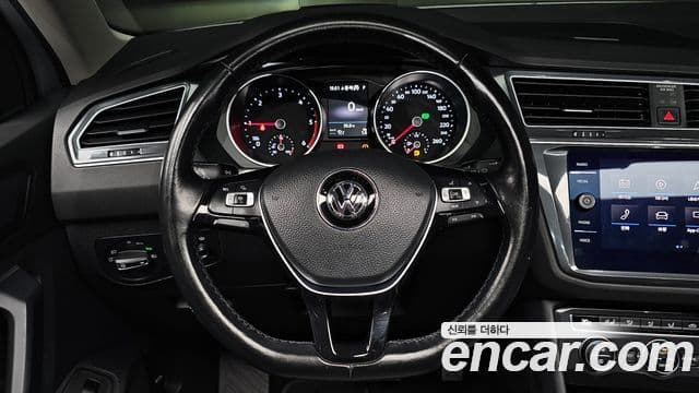 Volkswagen Tiguan 2020 — ფოტო 13/20
