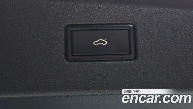 Volkswagen Tiguan 2020 — ფოტო 18/20