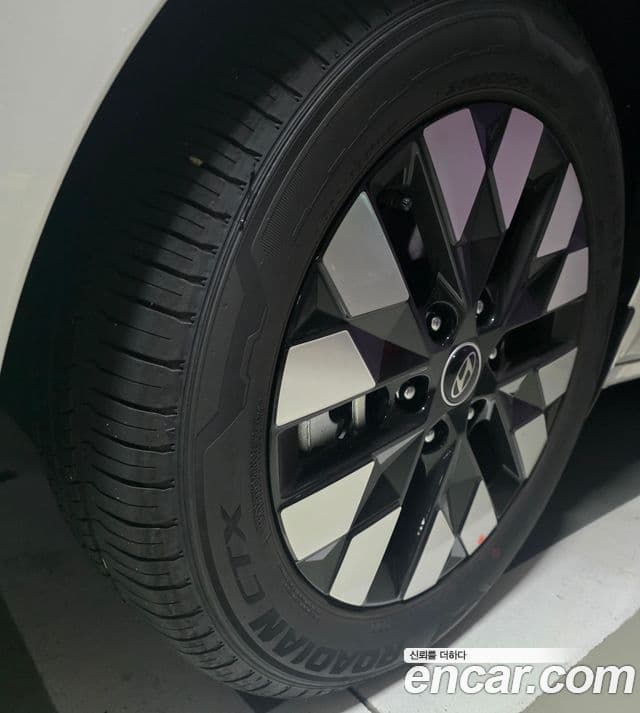 Hyundai Staria 2025 — ფოტო 5/14