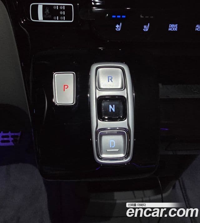Hyundai Staria 2025 — ფოტო 8/14