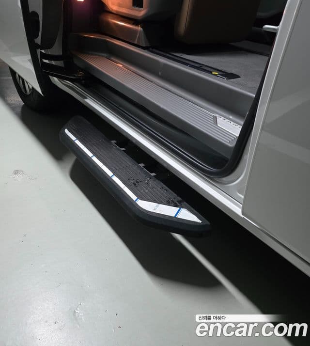 Hyundai Staria 2025 — ფოტო 14/14