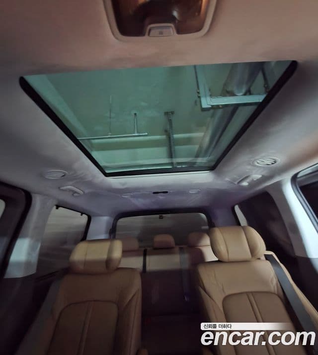 Hyundai Staria 2025 — Photo 10/18