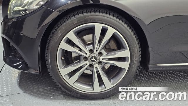 Mercedes-Benz C-Class 2019 — Şəkil 5/20