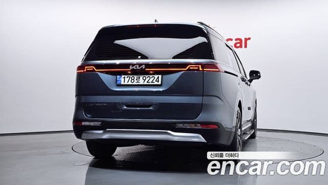 Kia Carnival 2021 — ფოტო 4/20