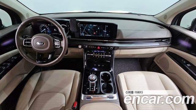 Kia Carnival 2021 — ფოტო 7/20