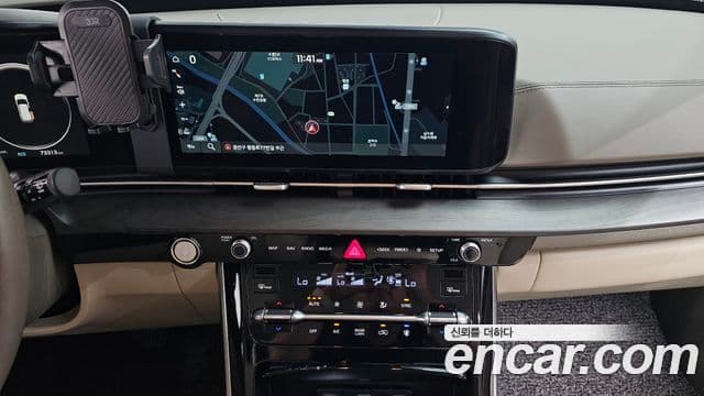 Kia Carnival 2021 — ფოტო 12/20