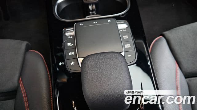 Mercedes-Benz A-Class 2022 — Şəkil 19/20