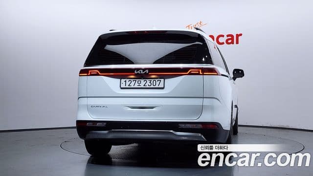 Kia Carnival 2022 — ფოტო 4/20