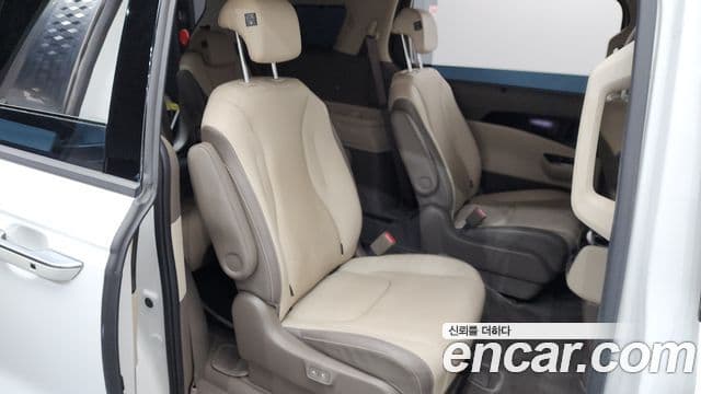 Kia Carnival 2022 — ფოტო 11/20