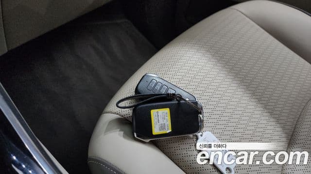 Kia Carnival 2022 — ფოტო 15/20