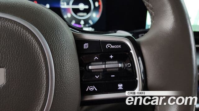Kia Carnival 2022 — ფოტო 16/20