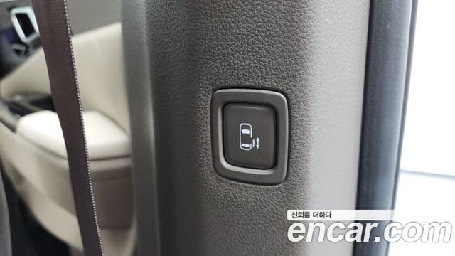 Kia Carnival 2022 — ფოტო 19/20
