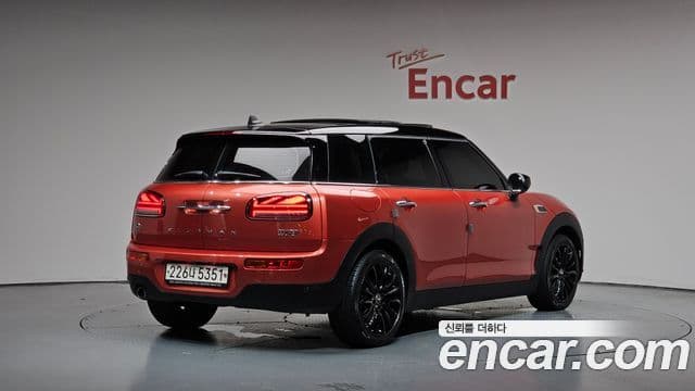 Mini Cooper Clubman 2021 — Фото 2/20