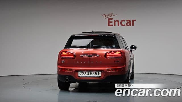 Mini Cooper Clubman 2021 — Фото 4/20