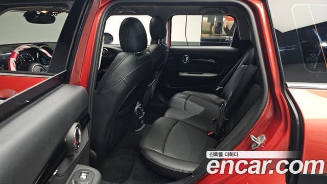 Mini Cooper Clubman 2021 — Фото 12/20