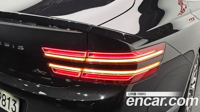 Genesis G80 2022 — Photo 28/34