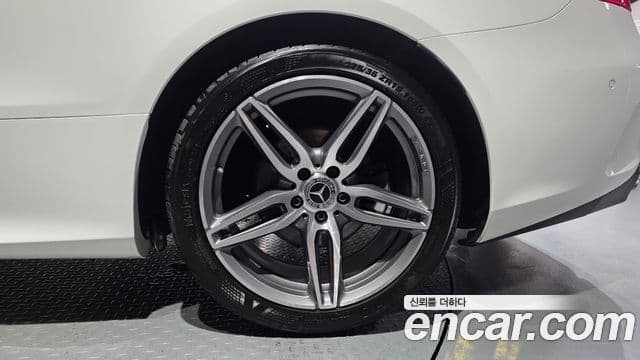 Mercedes-Benz E-Class 2020 — Photo 2/30