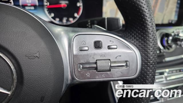 Mercedes-Benz E-Class 2020 — Photo 10/30