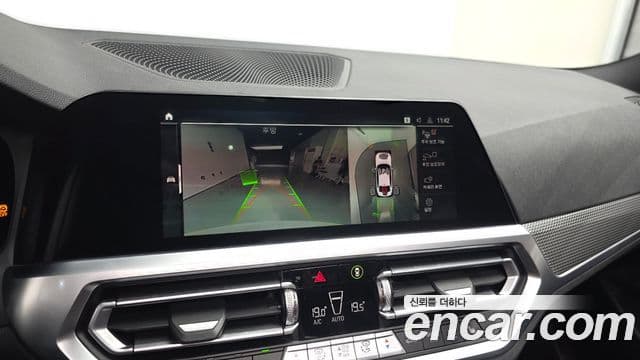 BMW 3 Series 2021 — фото 14 из 20