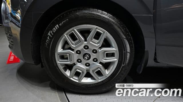 Hyundai Staria 2025 — ფოტო 5/20
