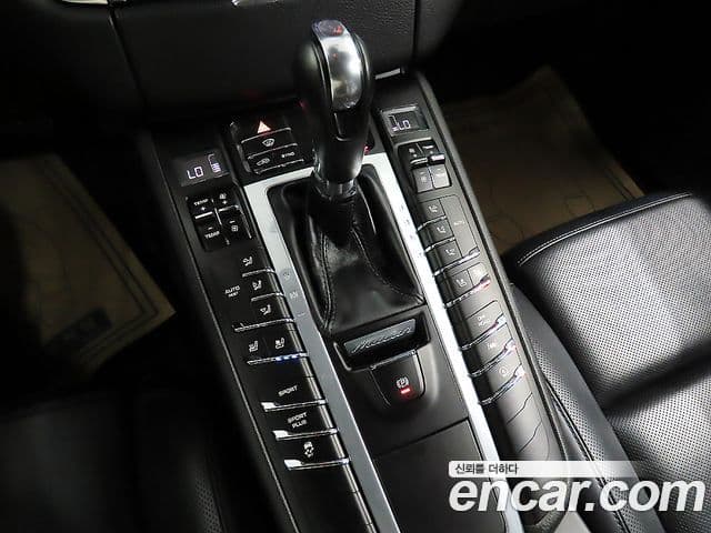 Porsche Macan 2018 — Şəkil 12/20