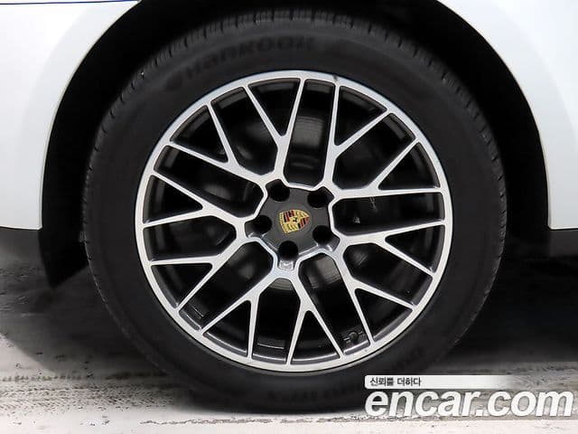 Porsche Macan 2018 — Şəkil 16/20