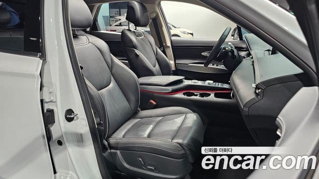 Genesis GV70 2021 — Photo 33/33