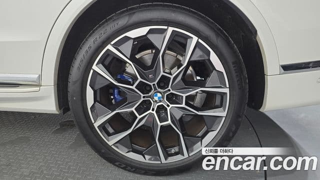BMW X7 2024 — Photo 14/35