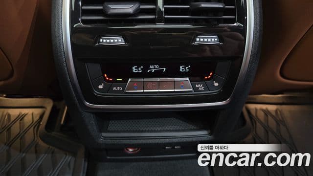 BMW X7 2024 — Photo 17/35