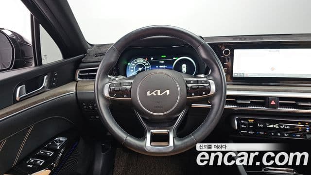 Kia K5 2021 — ფოტო 12/20