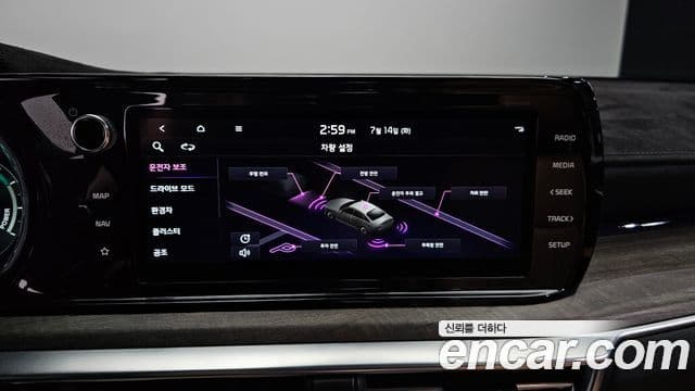 Kia K5 2021 — ფოტო 17/20