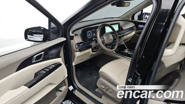 Kia Carnival 2021 — ფოტო 10/20