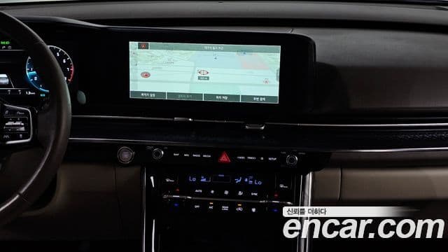 Kia Carnival 2021 — ფოტო 14/20