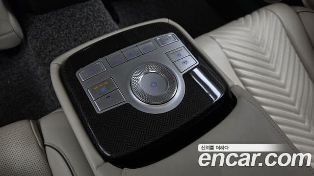 Genesis Electrified G80 2022 — ფოტო 18/20