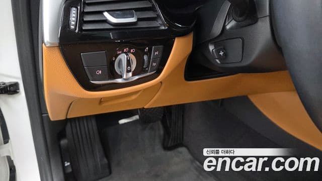BMW 5 Series 2020 — Şəkil 17/20