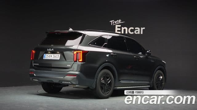 Kia Sorento 2023 — ფოტო 2/20