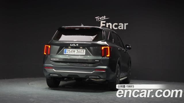 Kia Sorento 2023 — ფოტო 4/20