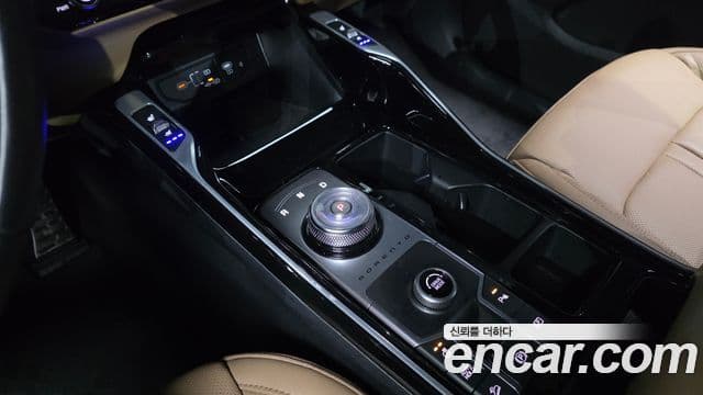 Kia Sorento 2023 — ფოტო 9/20