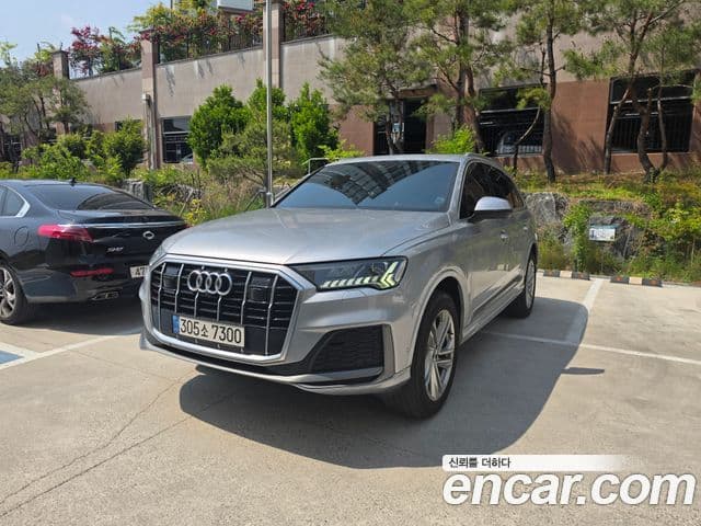Audi Q7 2021 — Şəkil 1/14