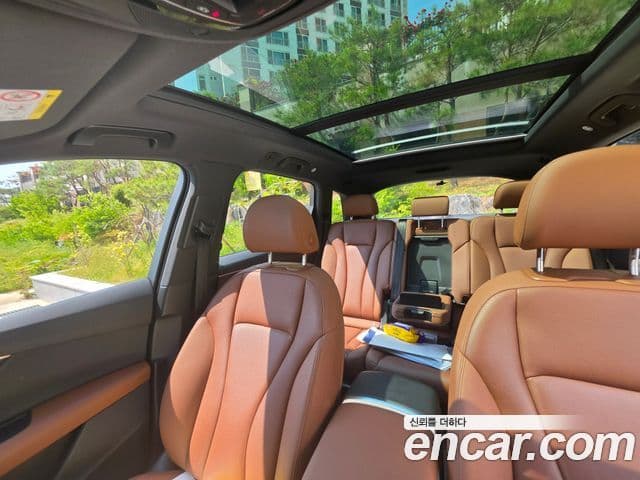 Audi Q7 2021 — Şəkil 9/14
