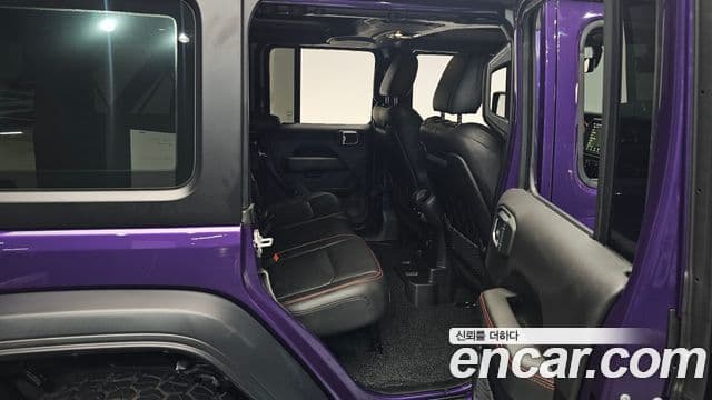 Jeep Wrangler 2023 — Фото 12/20