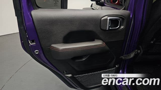 Jeep Wrangler 2023 — Photo 13/32